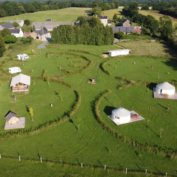 Camping à la ferme - Hébergements insolites，位于Cerisy-la-Forêt的酒店