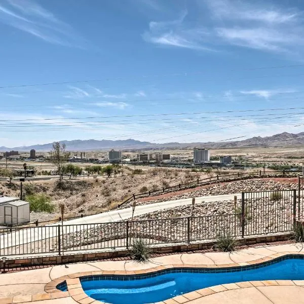 Bullhead City Home with Private Pool, Hot Tub and View，位于布尔海德市的酒店