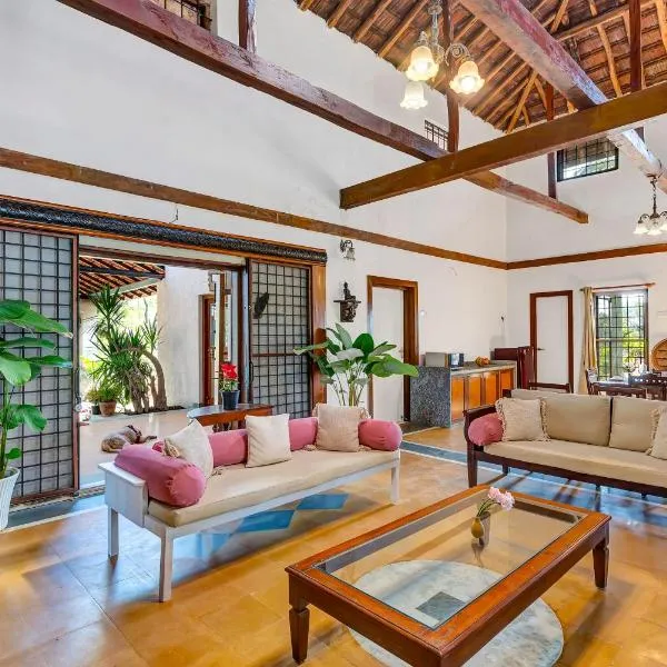SaffronStays Laburnum House - 3BHK Pet-Friendly Villa with Pool, Lawn & Countryside Views，位于Wada的酒店