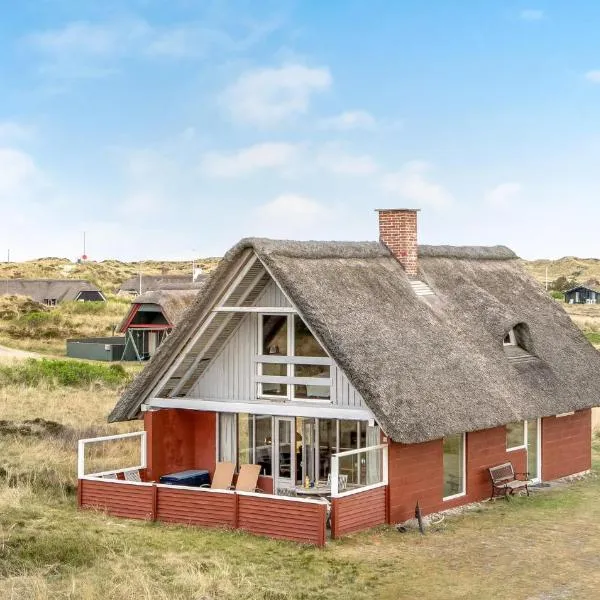 3 Bedroom Lovely Home In Blåvand，位于布拉万德的酒店