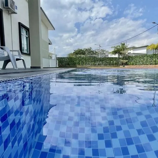 LAMAN KASEH Homestay Bukit Katil 4bedroom with Swimming Pool，位于艾尔克如的酒店