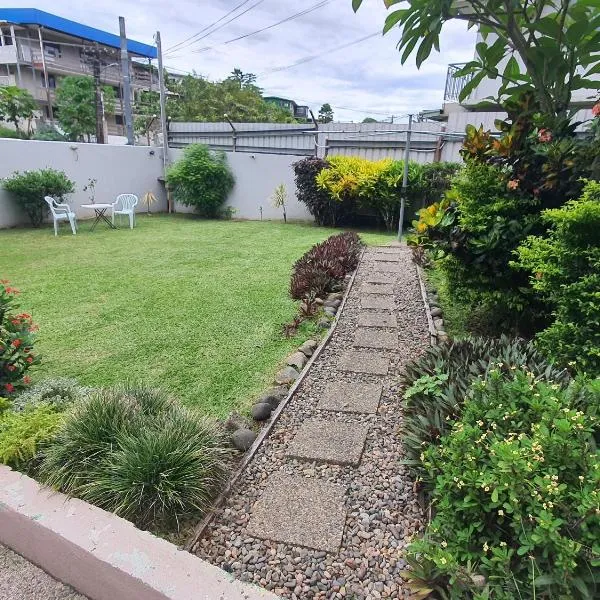 Cosy 2 bedroom unit with pool,Wifi，位于苏瓦的酒店
