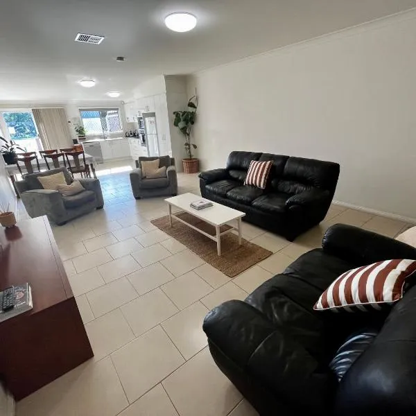 Downtown Narrabri Apartment，位于纳拉布赖的酒店
