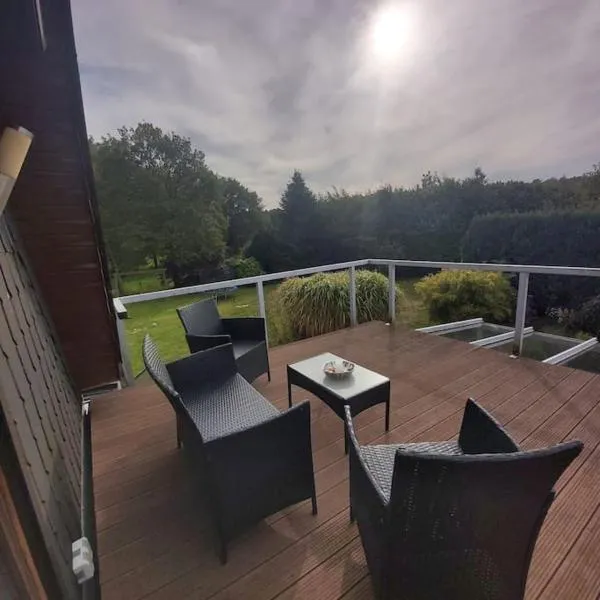 Apartment in upper floor in nature reserve.，位于Hipstedt的酒店