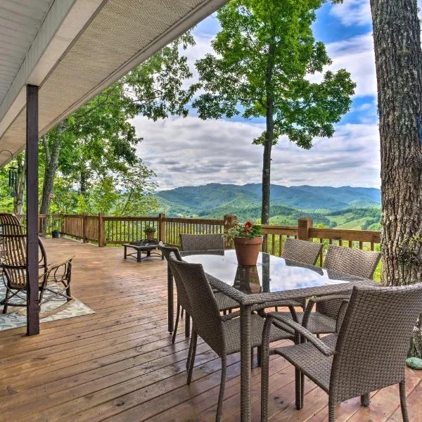 Cozy North Carolina Abode - Deck, Grill and Fire Pit，位于Swiss的酒店