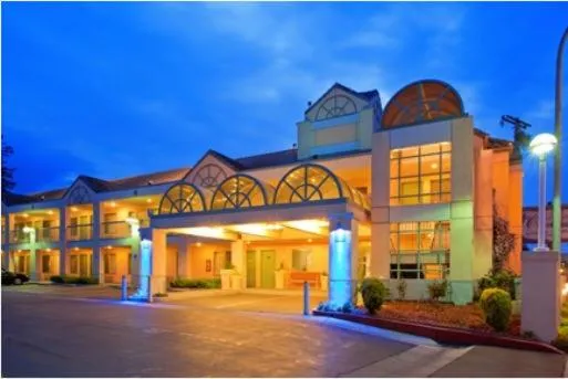 阿瑟顿公园旅馆及套房酒店，位于圣卡洛斯的酒店