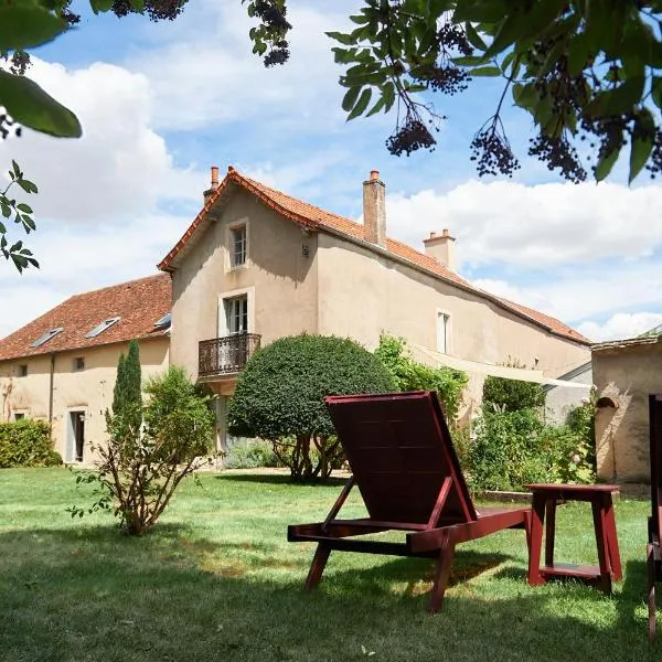 Maison Laroze，位于热夫雷尚贝尔坦的酒店