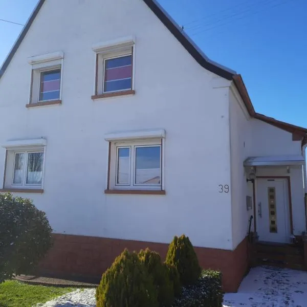 Ferienwohnung Stuppi，位于Martinshöhe的酒店