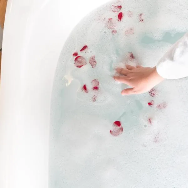 Ferienwohnung im Chaletstil Giebeltraum 115 qm Wellness Fitness Sauna Bergrödelhof，位于Feilitzsch的酒店