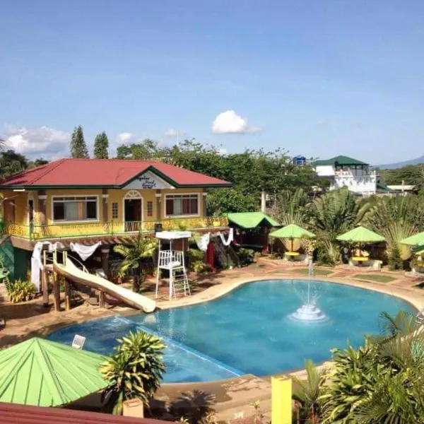 Angela's Pool Resort，位于Salvacion的酒店