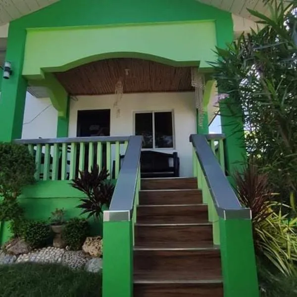 Bungalow in Holidays Beach Resort，位于Capangpañyan的酒店