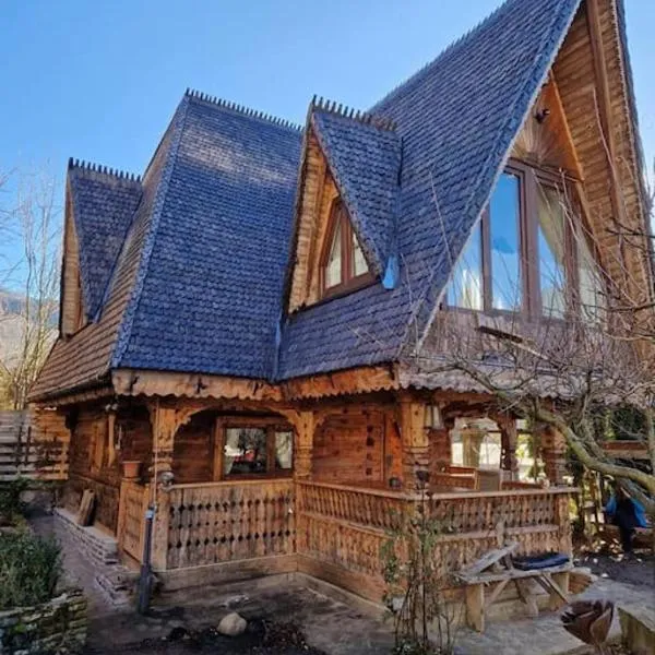 Casa Botiza - CĂTUN，位于锡纳亚的酒店