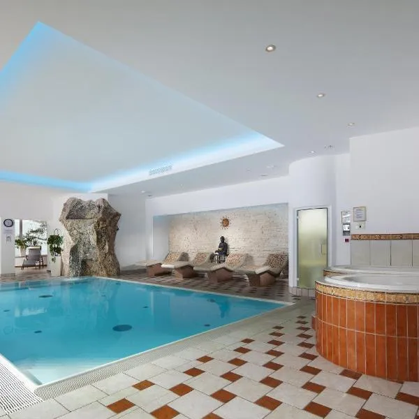 Alpenhotel Weiherbach - Hallenbad und Sauna，位于贝希特斯加登的酒店