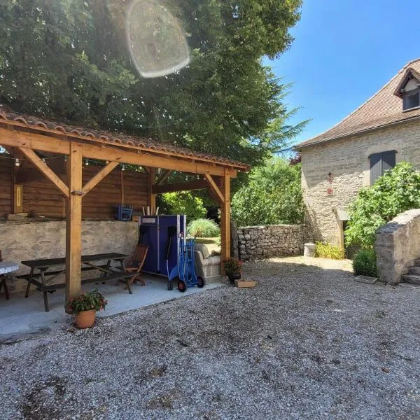 La Grange Saint-Jacques，位于Bach的酒店