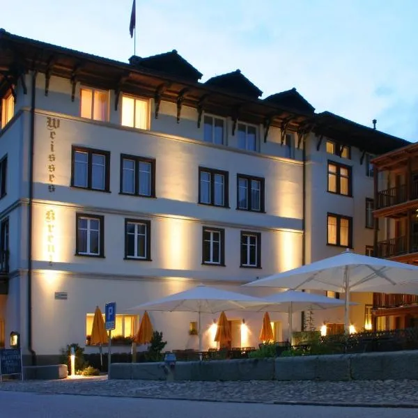 Hotel Weisses Kreuz Bergün，位于Monstein的酒店