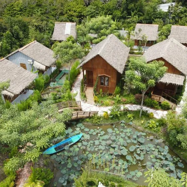 Muong Dinh Lodge，位于Ấp Nhơn Bình的酒店