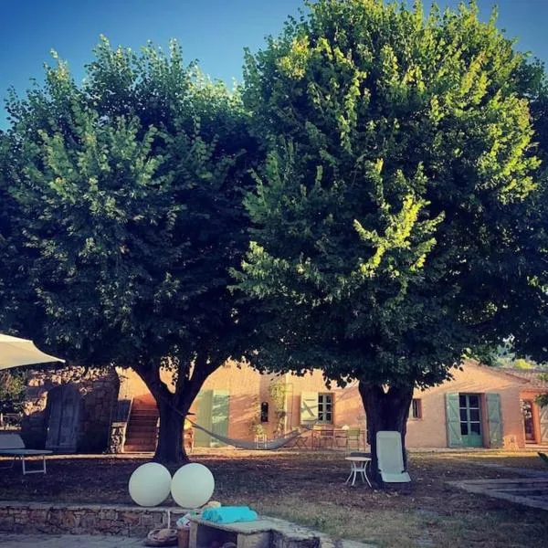 Bastide provençale de charme à la Côte d'Azur，位于卡利昂的酒店