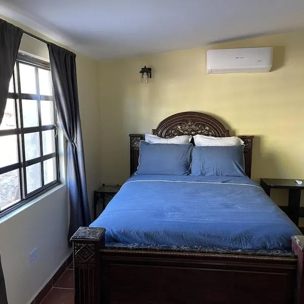 Casa arroyo at Bajazul just steps of waterfront and downtown，位于洛雷托的酒店