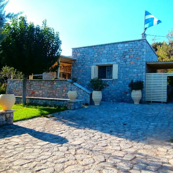 Villa Tzortzakos by Holiday Homes，位于马夫罗沃的酒店