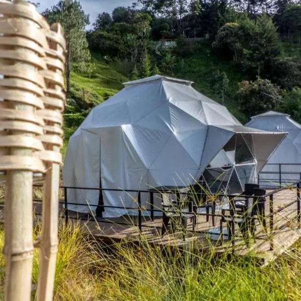 La Quinta Dimensión Glamping，位于El Peñol的酒店