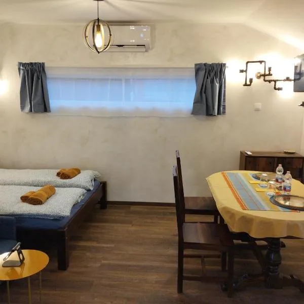 CASA CHIOMEI close M1，位于Újbarok的酒店