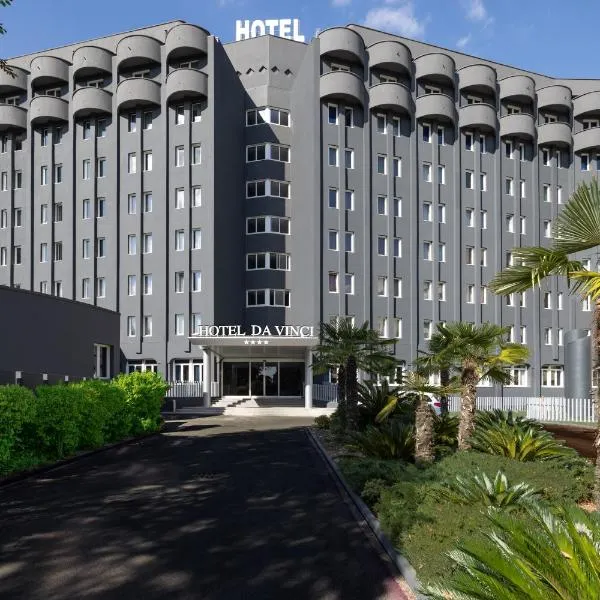 达文西酒店，位于诺瓦泰米拉内塞的酒店