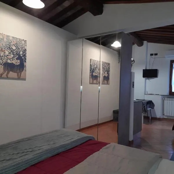 La casa in giardino，位于渥尔特拉的酒店