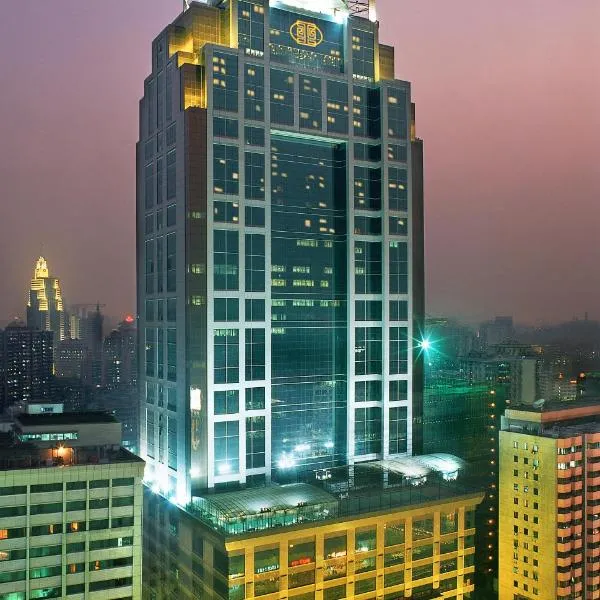 广东亚洲国际大酒店(5号线小北地铁站B出口)，位于东郊的酒店