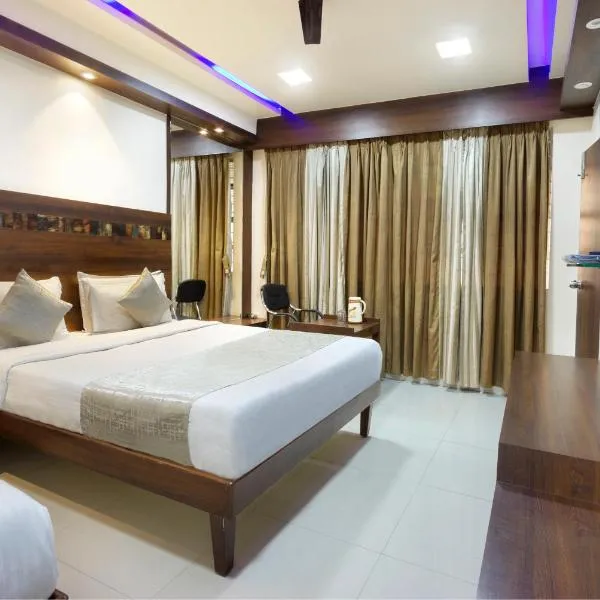 Mannars Deluxe Lodge，位于Narasimharaja Puram的酒店
