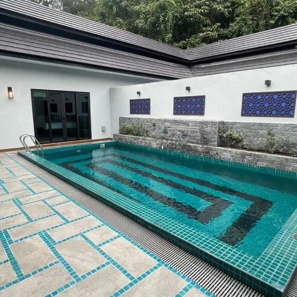 Charis Janda Baik Semi-D Villa 5:3 Bedrooms + Pool，位于彭亨的酒店