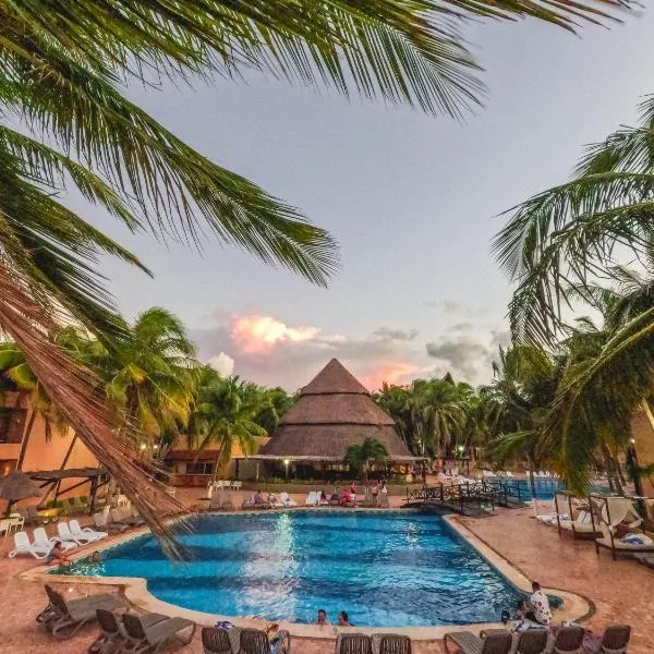 尤卡坦礁石全包酒店及会议中心，位于Uaymitun的酒店