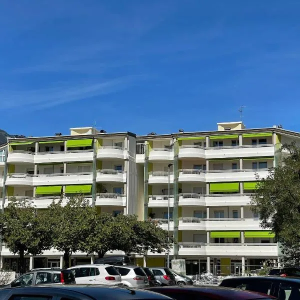 RESIDENCE BIANCOVERDE，位于罗韦雷托的酒店