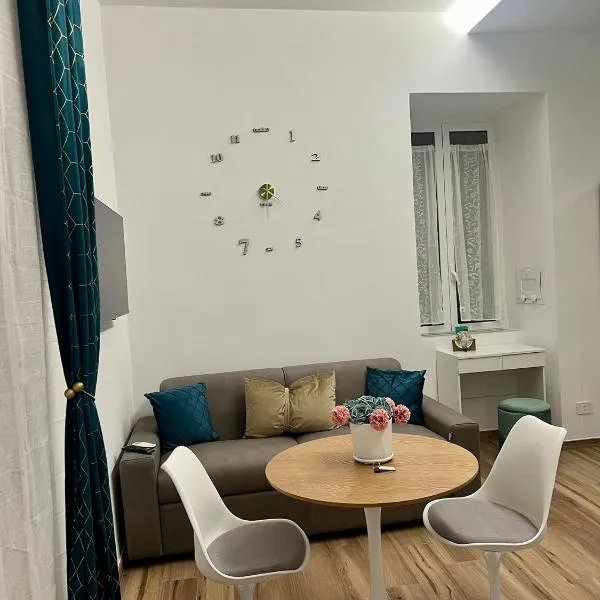 guest house Napul'è，位于那不勒斯的酒店