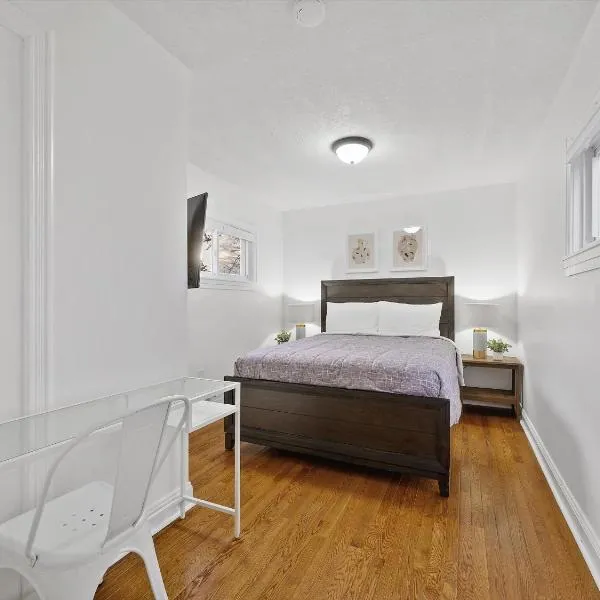 Bloomfield/Shadyside @F Quiet and Stylish Private Bedroom with Shared Bathroom，位于蒙罗维尔的酒店