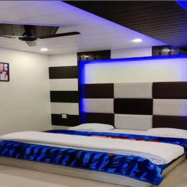 Oak wood Homestay Banikhet，位于戴尔豪斯的酒店