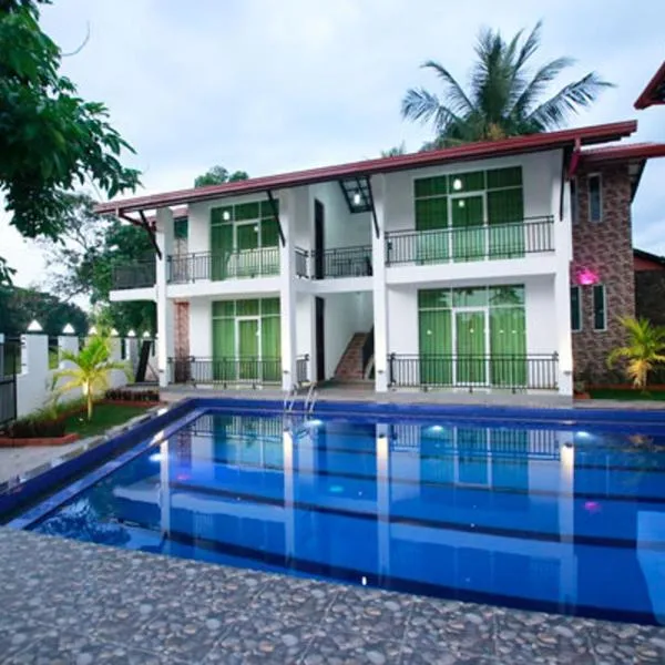 Hotel Sanri Villa Katunayake，位于Minuwangoda的酒店