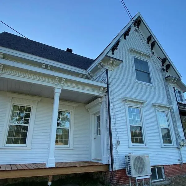 Magnifique centenaire rénovée, air climatisé, arcade, 3 chambres fermées，位于Austin的酒店