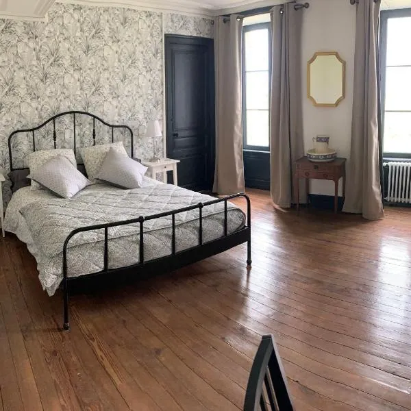 CHÂTEAU DE FRANQUETOT & D Day Collins Museum，位于圣梅尔埃格利斯的酒店