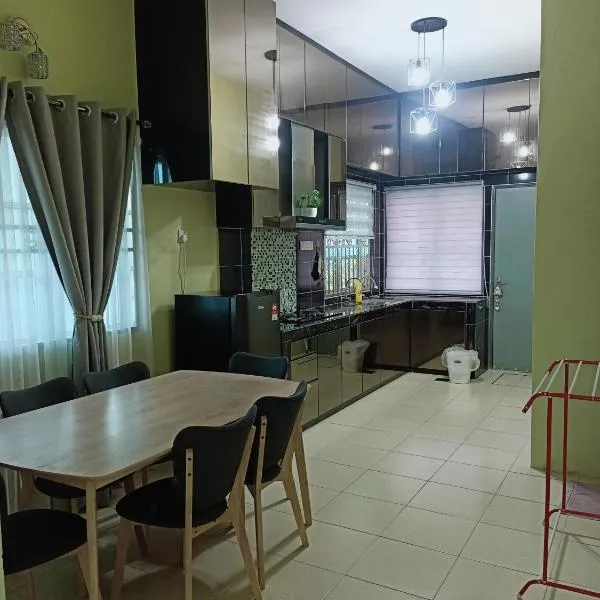 Fidaiy Homestay，位于斯里伊斯兰德的酒店