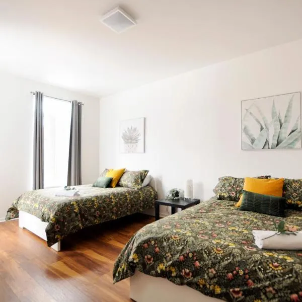 The 1810 - Spacious with balcony - North of Quebec，位于魁北克市的酒店