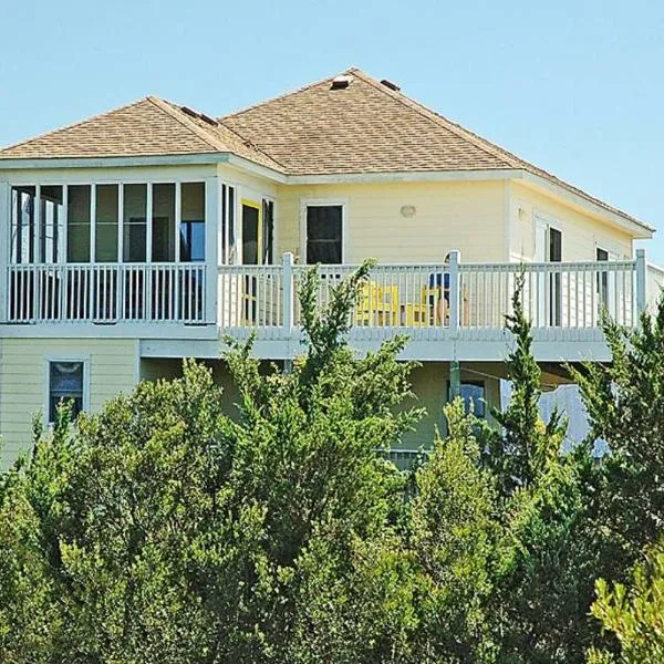 Lake Front Modern Beach House-Hatteras Island，位于Frisco的酒店