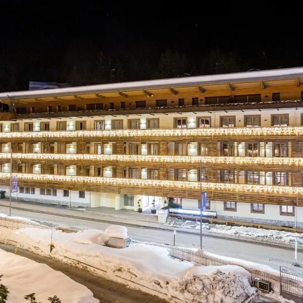 Radisson Residences Savoia Palace Cortina d’Ampezzo，位于科莱圣卢恰的酒店