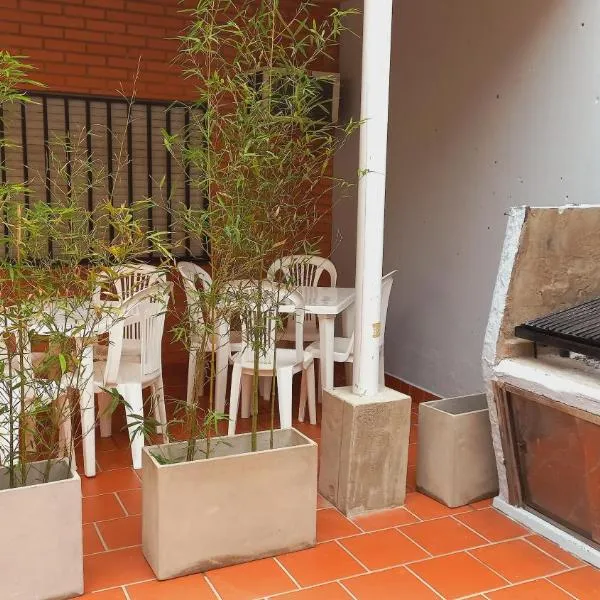HABITACIONES en casa palermo con terraza y parrilla，位于布宜诺斯艾利斯的酒店