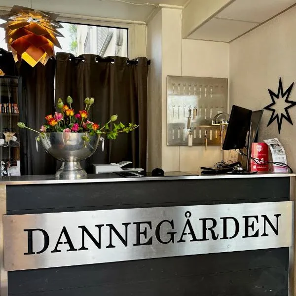 丹嫩花园酒店，位于特雷勒堡的酒店