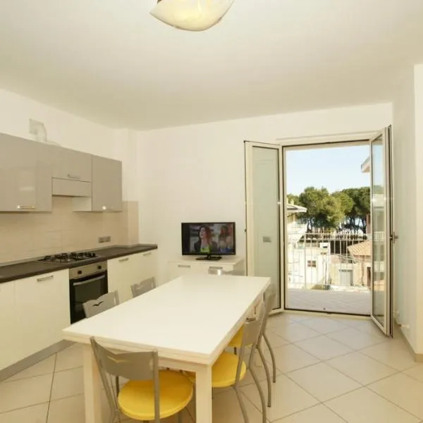 Casa Vacanze Le Pinete，位于阿尔巴·阿德里亚蒂卡的酒店