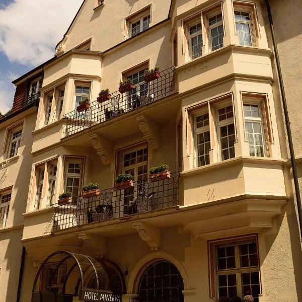 密涅瓦酒店，位于施特根的酒店