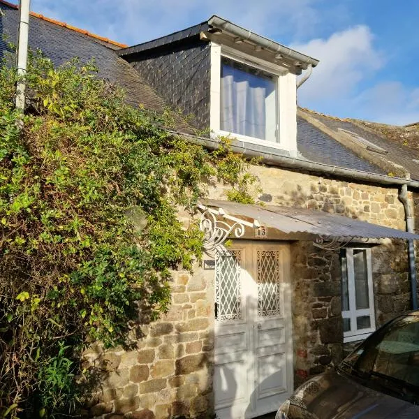 maison de pécheur typique presqu’île Saint Jacut Sur Mer，位于圣吕奈尔的酒店