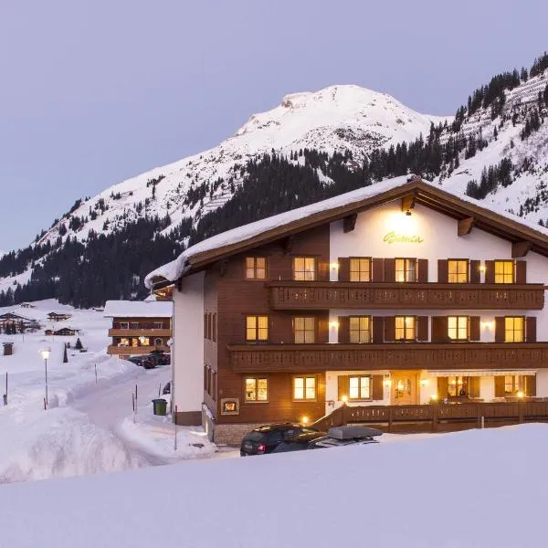 Hotel Bianca，位于莱赫阿尔贝格的酒店