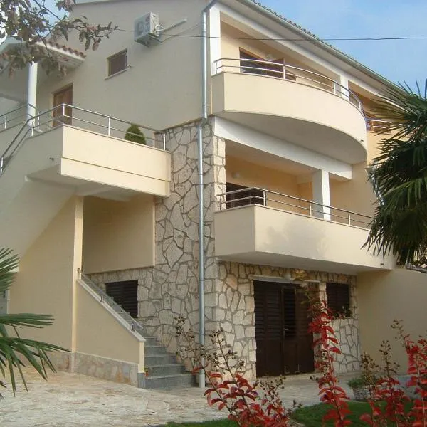 Apartments Tomic，位于普莱曼图拉的酒店