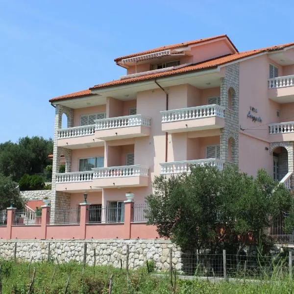 Villa Anggela，位于苏佩塔斯卡德拉加的酒店